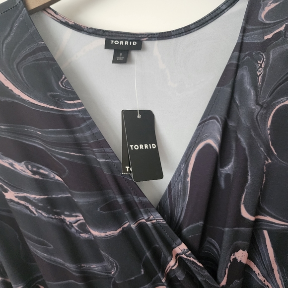 Torrid Plus-size Faux Wrap Dress Gray, Pink & Black Swirls. Size 1X - Picture 13 of 16